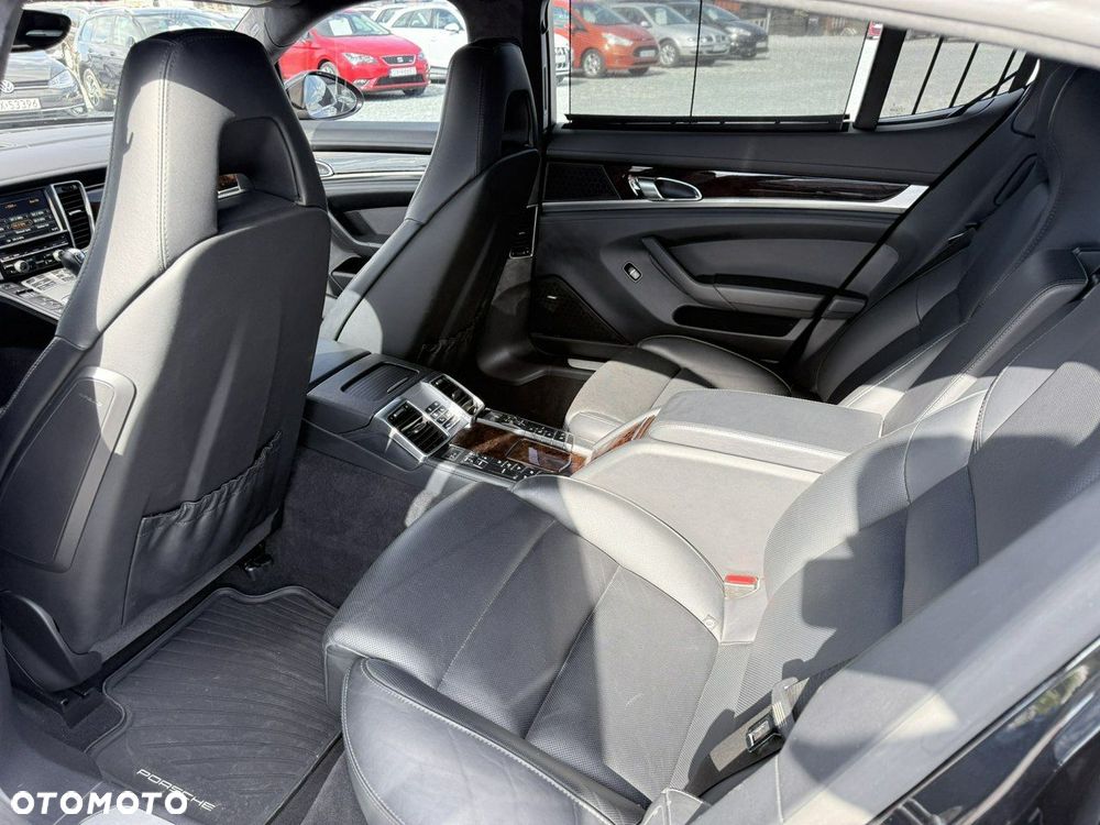 Porsche Panamera Turbo Executive - 22