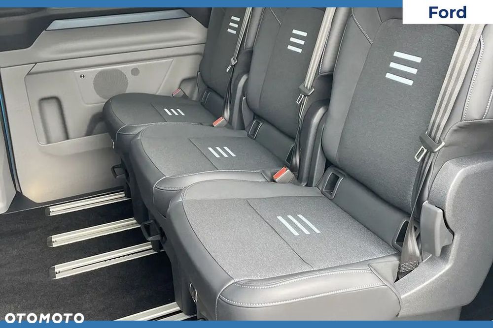 Ford Tourneo Custom - 9