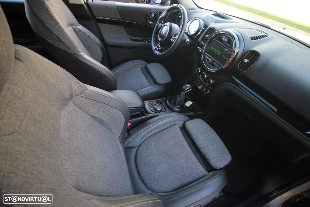 MINI Countryman Cooper SE ALL4 Auto - 28