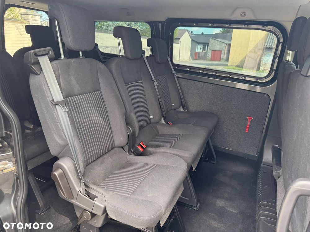Ford Tourneo Custom 2.0 EcoBlue L2 Shuttle Bus Titanium - 25