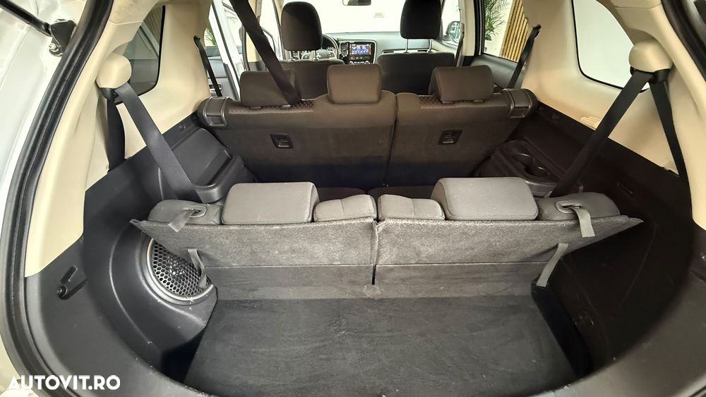 Mitsubishi Outlander - 21