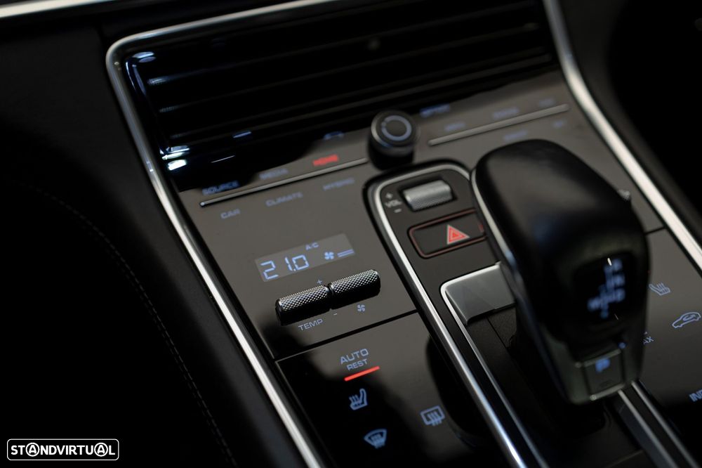 Porsche Panamera Sport Turismo 4 E-Hybrid Edition 10 Anos - 21