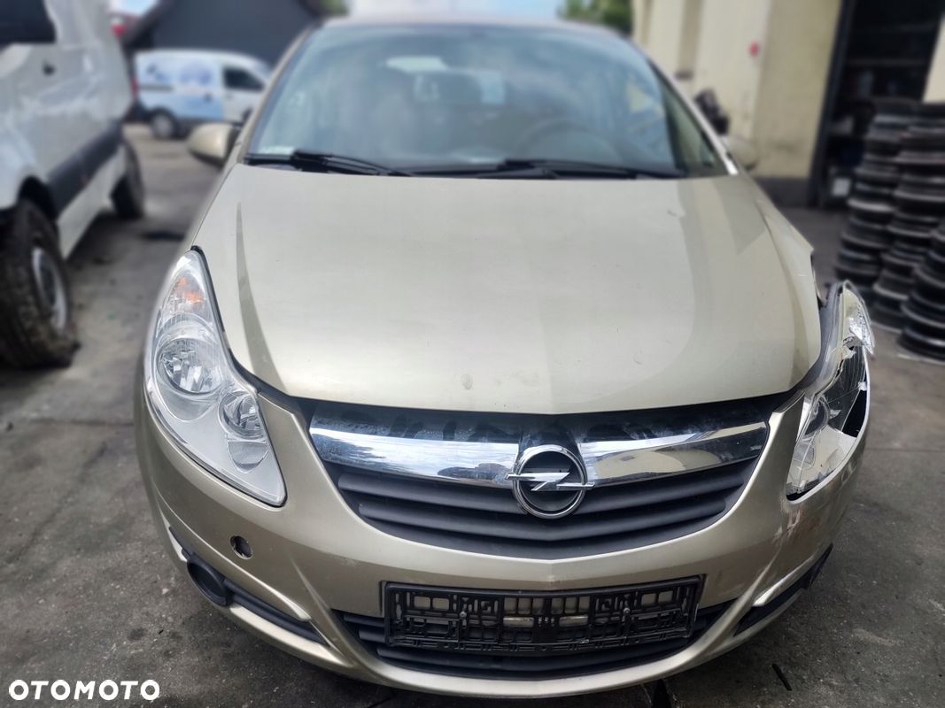 OPEL CORSA D ATRAPA GRILL - 1