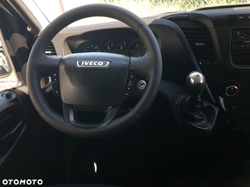 Iveco 70C18 KONTENER ROLETY BOK DO TRANSPORTU WODY 3,23x2,21x1,86 KLIMA DMC 7000KG RAMA PODWOZIE - 26