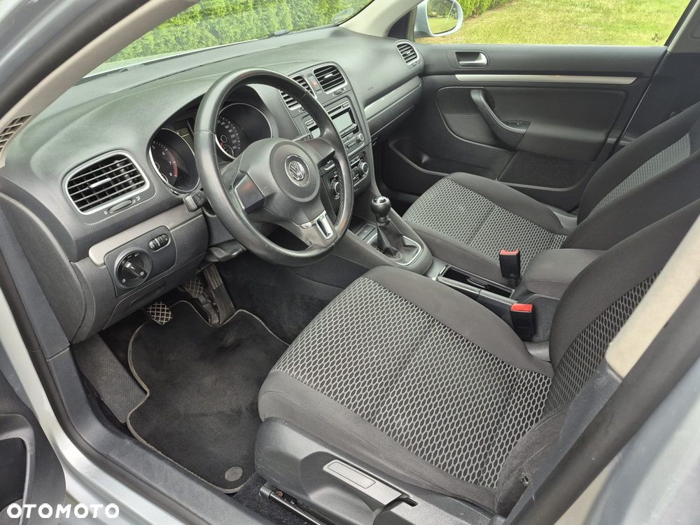 Volkswagen Golf - 6