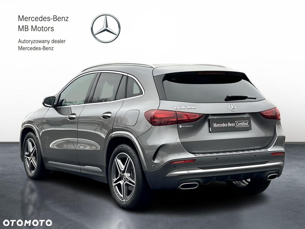 Mercedes-Benz GLA - 4