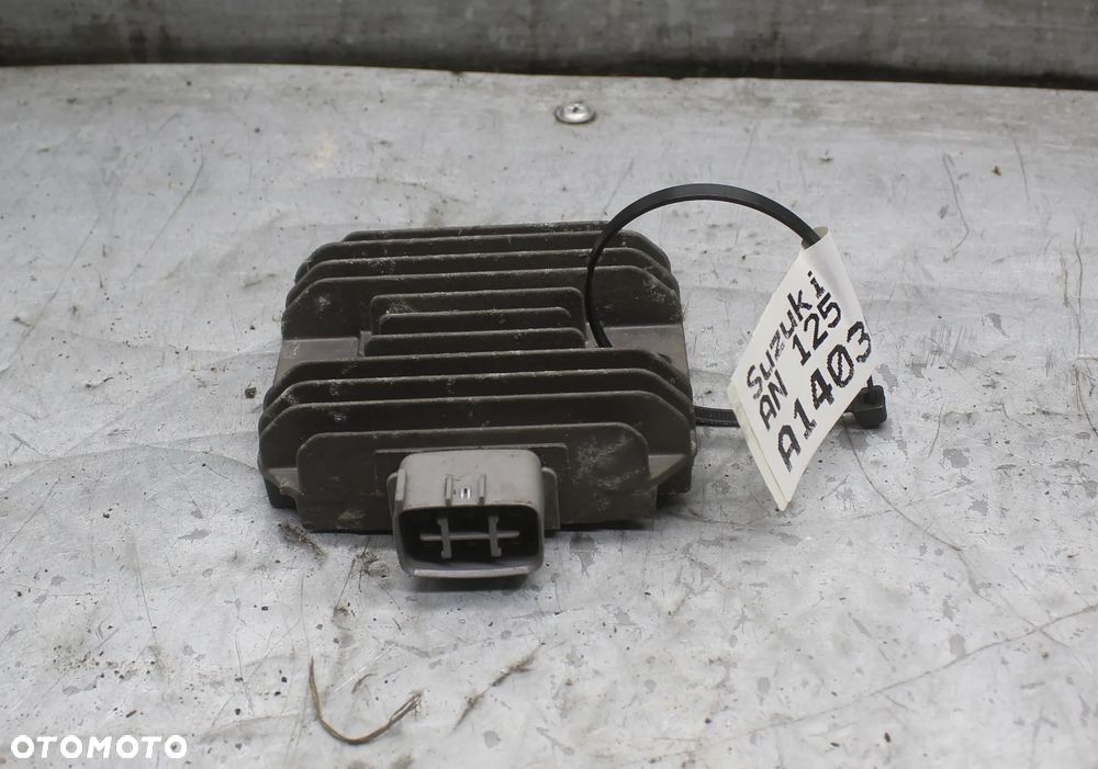 Suzuki Burgman AN 125 regulator napięcia - 1