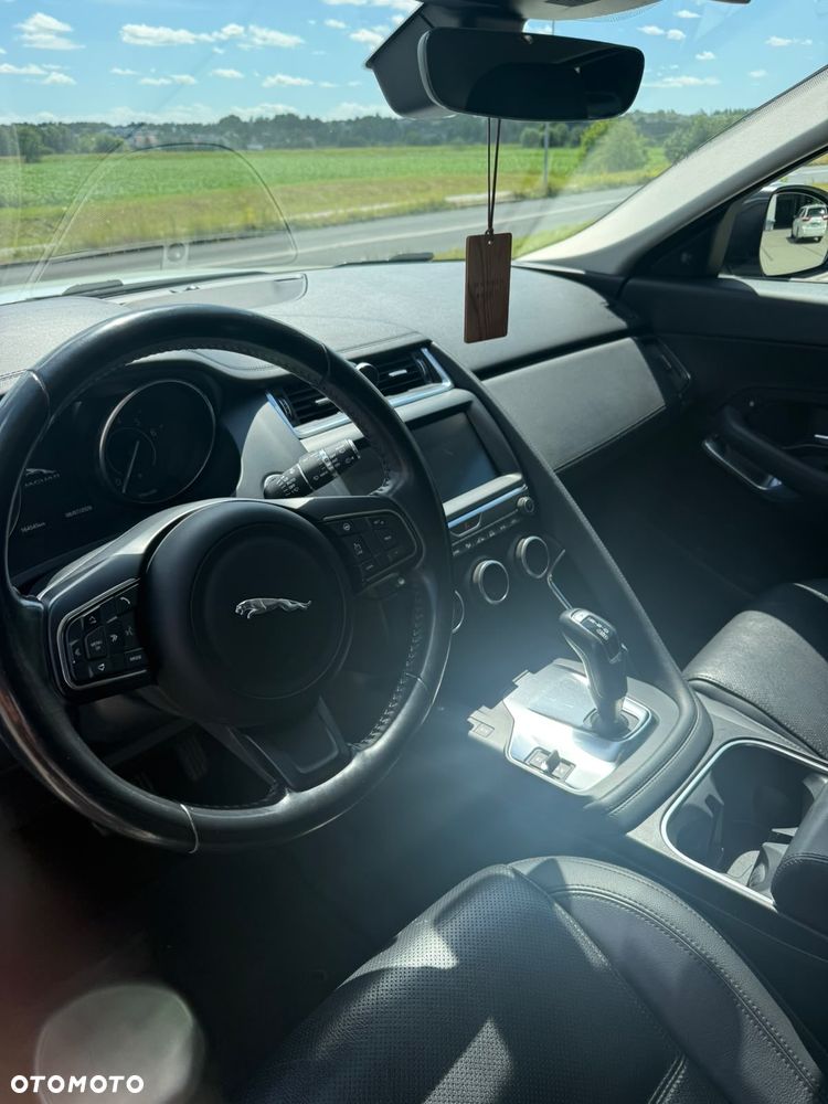 Jaguar E-Pace 2.0 i4P AWD R-Dynamic S - 11