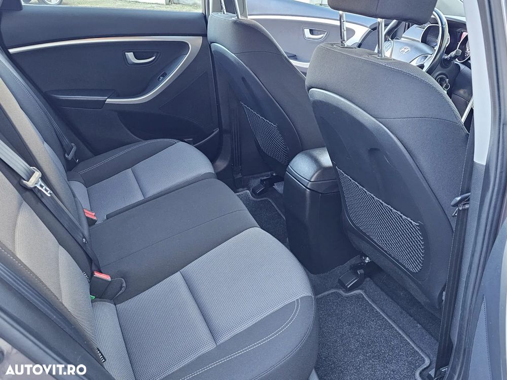 Hyundai i30 i30cw 1.6 CRDi Style - 16