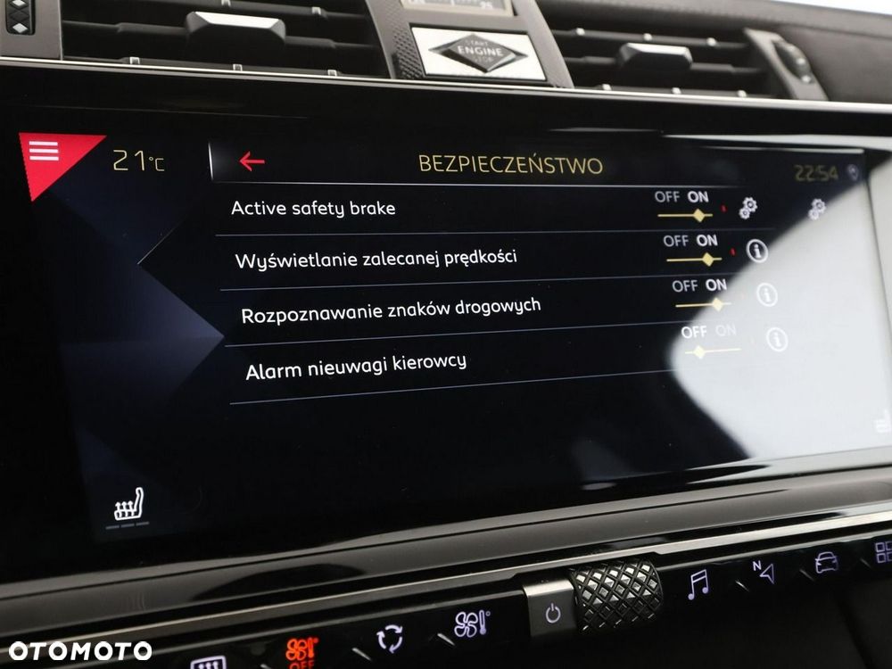 DS Automobiles DS 7 Crossback 2.0 BlueHDi Performance Line + - 25
