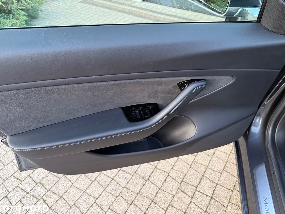 Tesla Model 3 - 20