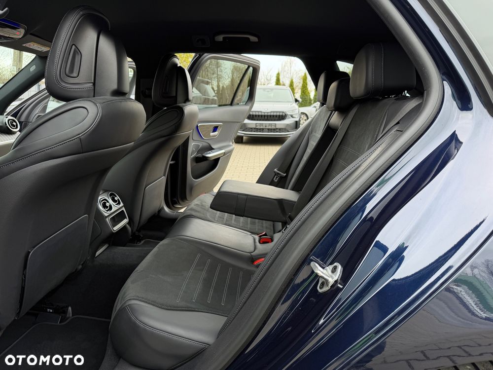 Mercedes-Benz Klasa C 300 d mHEV AMG - 34