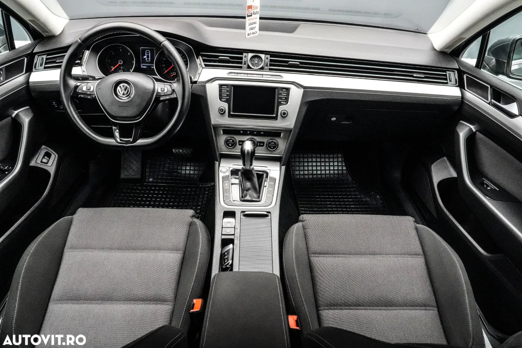 Volkswagen Passat - 8