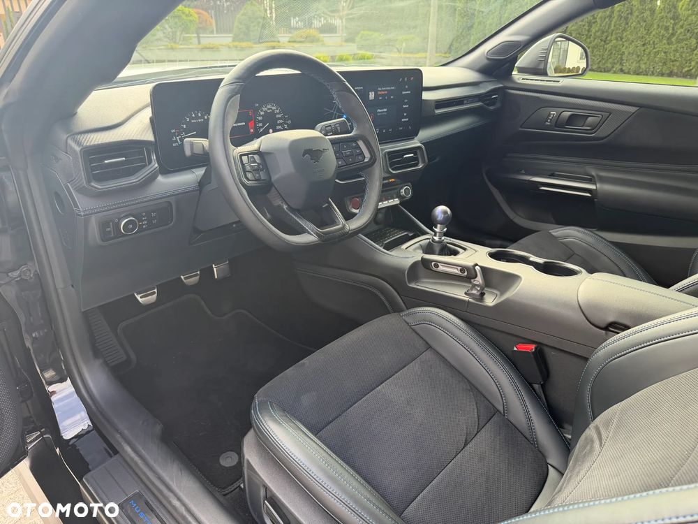 Ford Mustang - 12