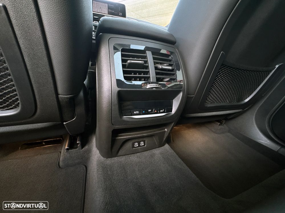 BMW iX3 Inspiring - 30