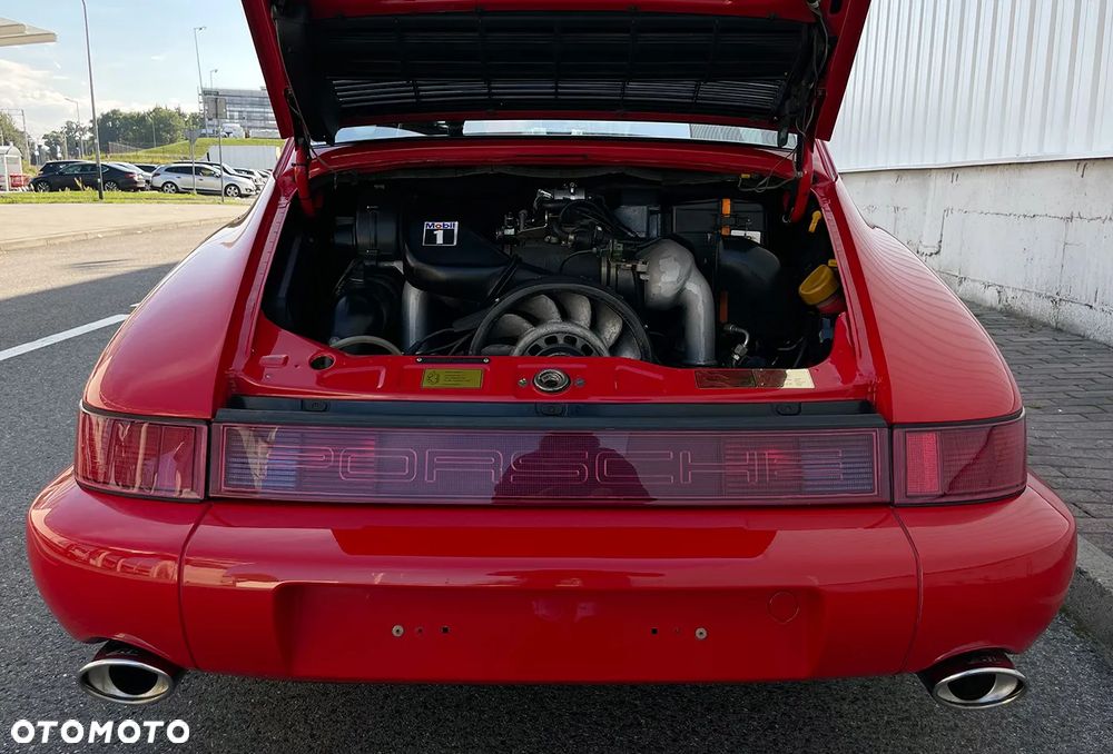 Porsche 911 Carrera 4 - 7