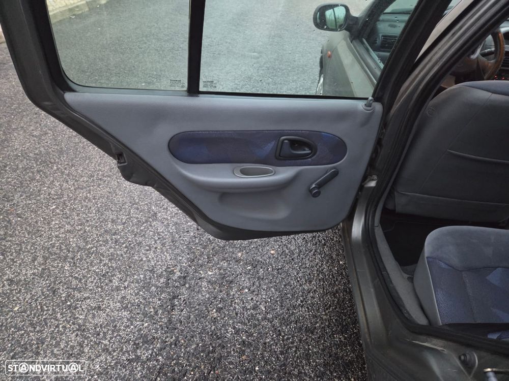 Renault Clio 1.2 — fotografia 8