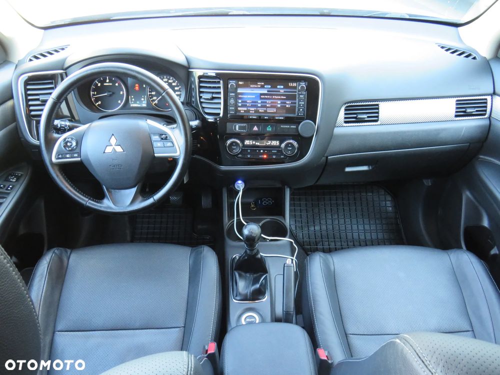 Mitsubishi Outlander 2.2 DI-D 4WD Diamant Edition - 29