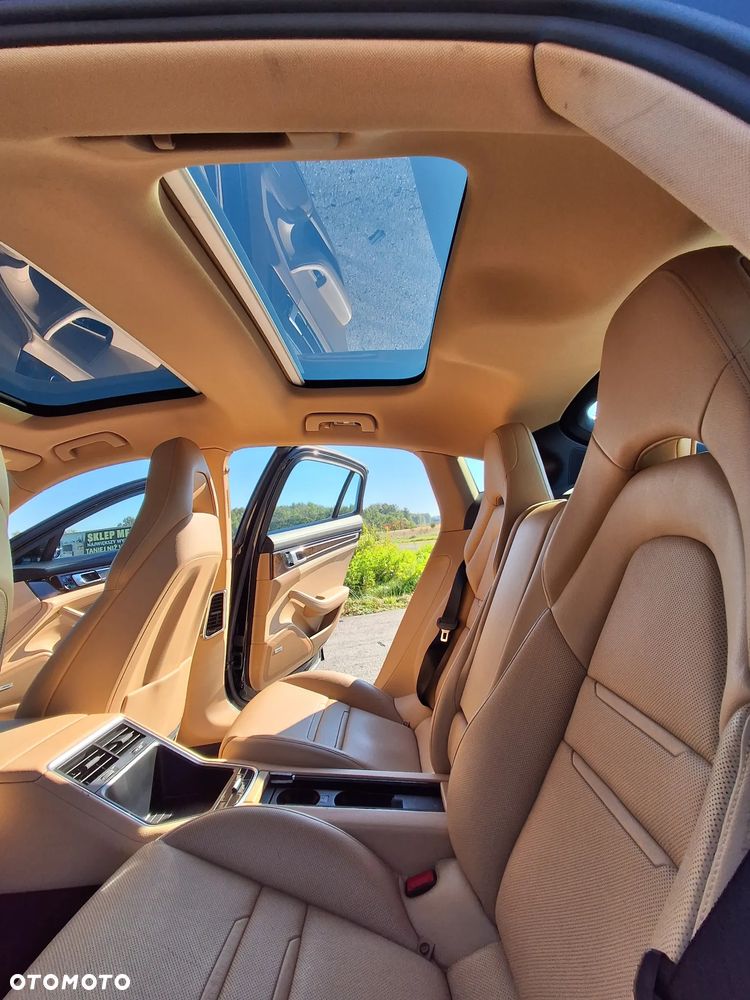 Porsche Panamera - 21
