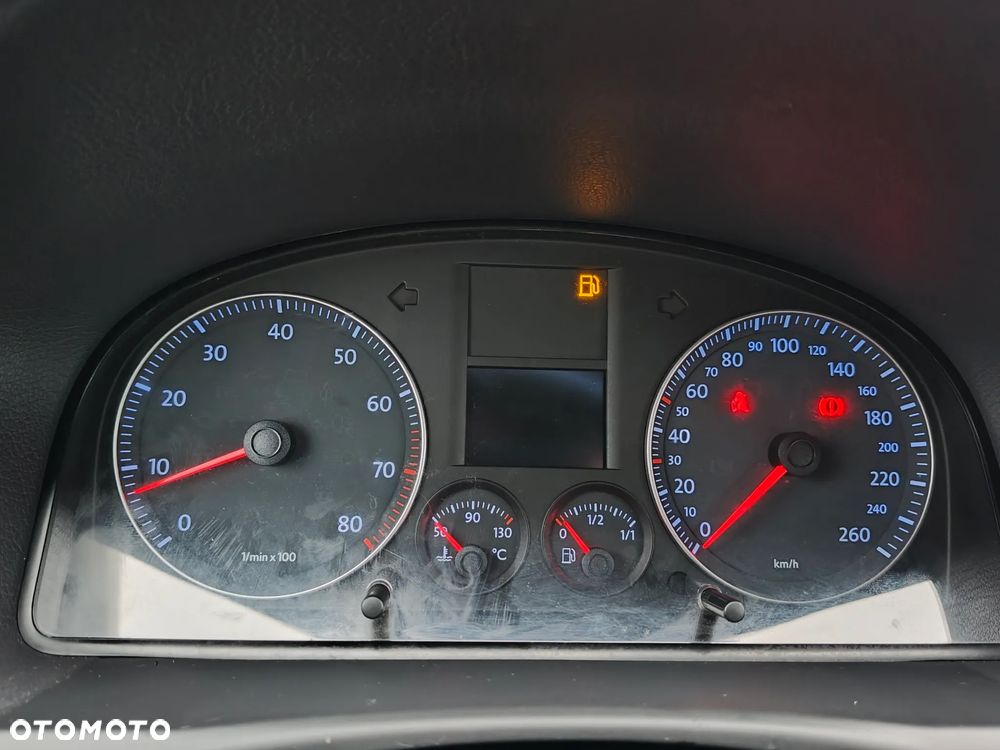 Volkswagen Touran 2.0 FSI Highline - 17