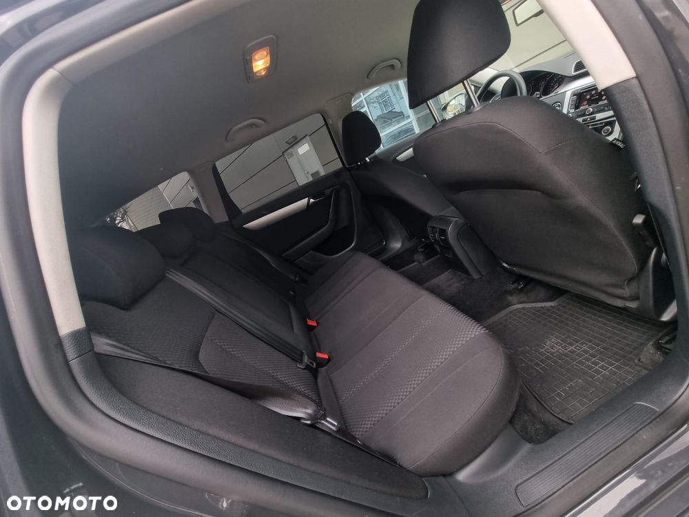 Volkswagen Passat 2.0 TDI Comfortline - 20