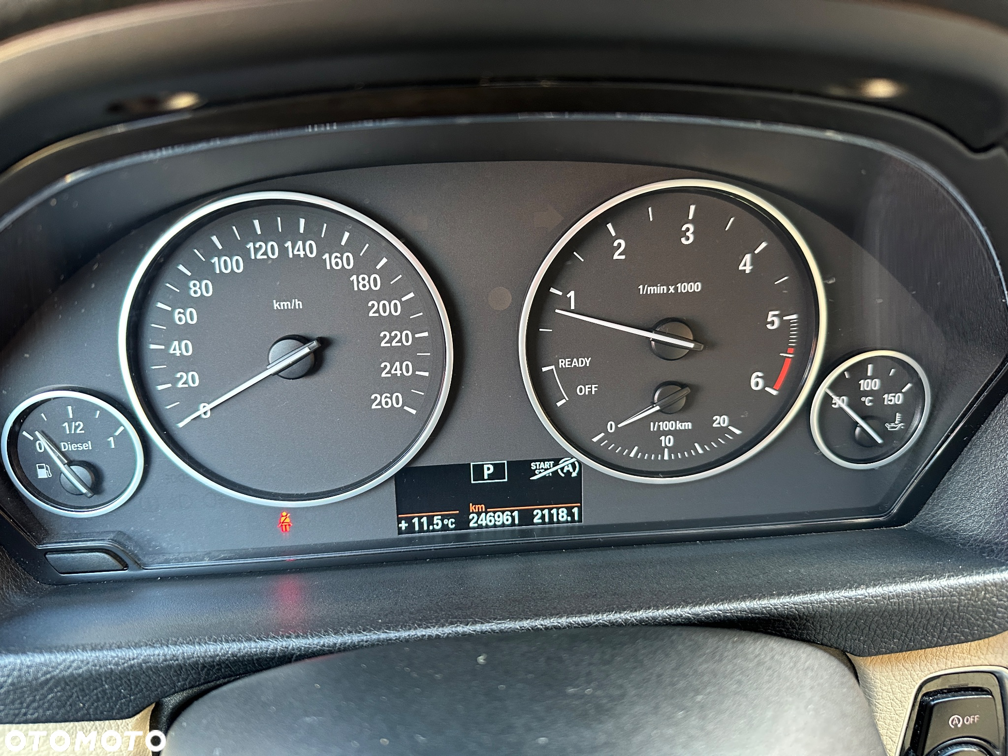BMW Seria 3 318d DPF Touring Edition Exclusive - 31