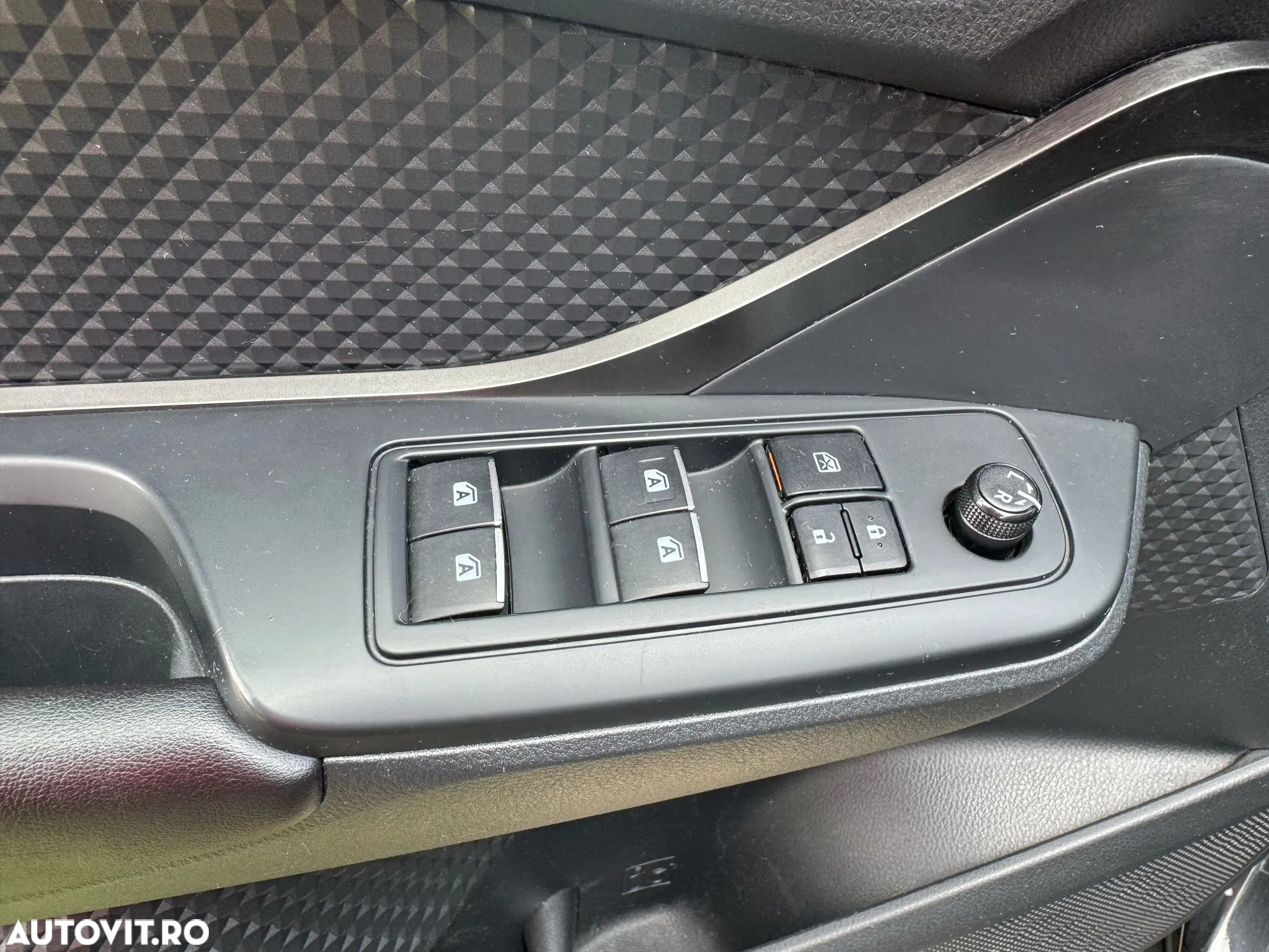 Toyota C-HR 1.2 Turbo Lounge - 21