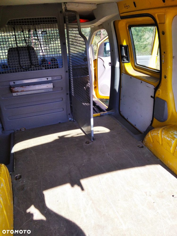 Volkswagen Caddy - 12