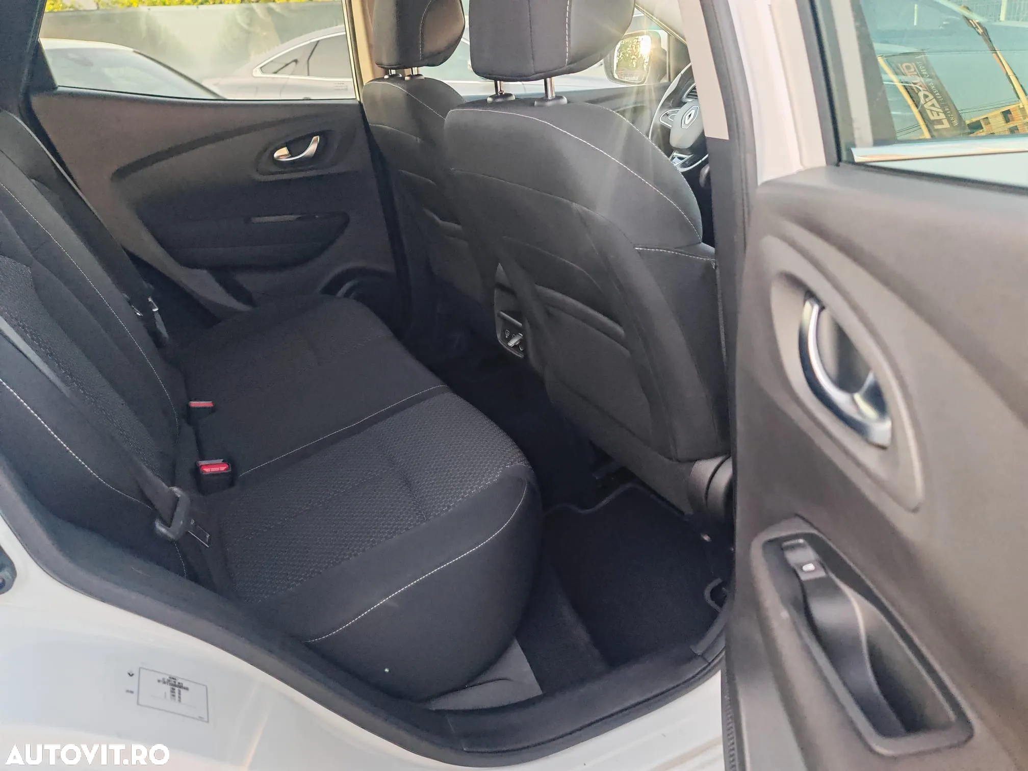 Renault Kadjar BLUE dCi 115 EDC EQUILIBRE - 6