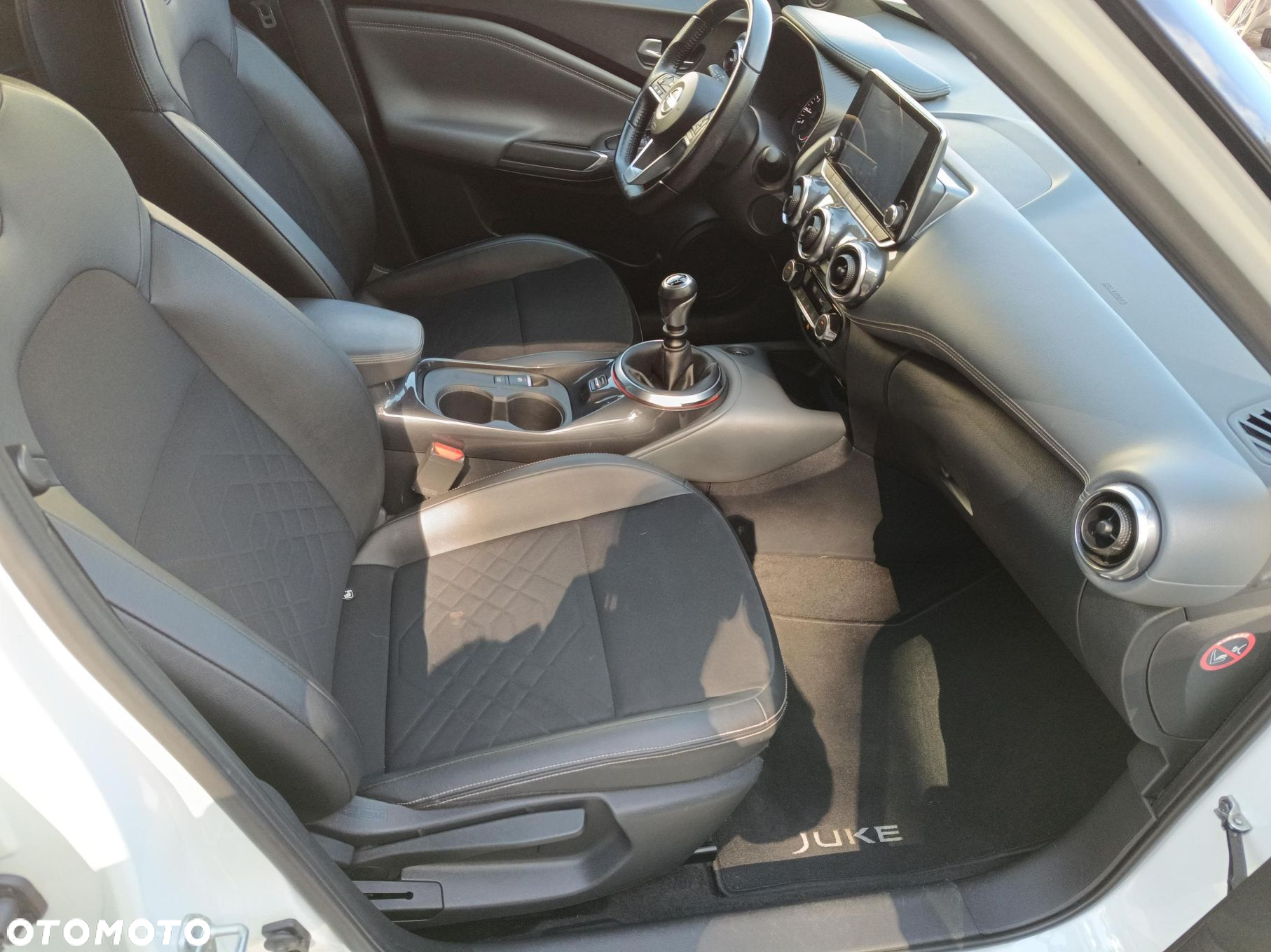 Nissan Juke 1.0 DIG-T Tekna - 15