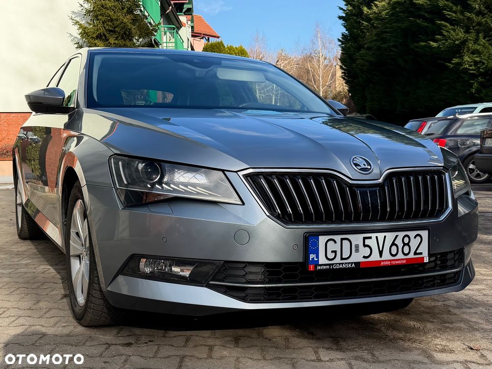 Skoda Superb 2.0 TDI L&K DSG - 9