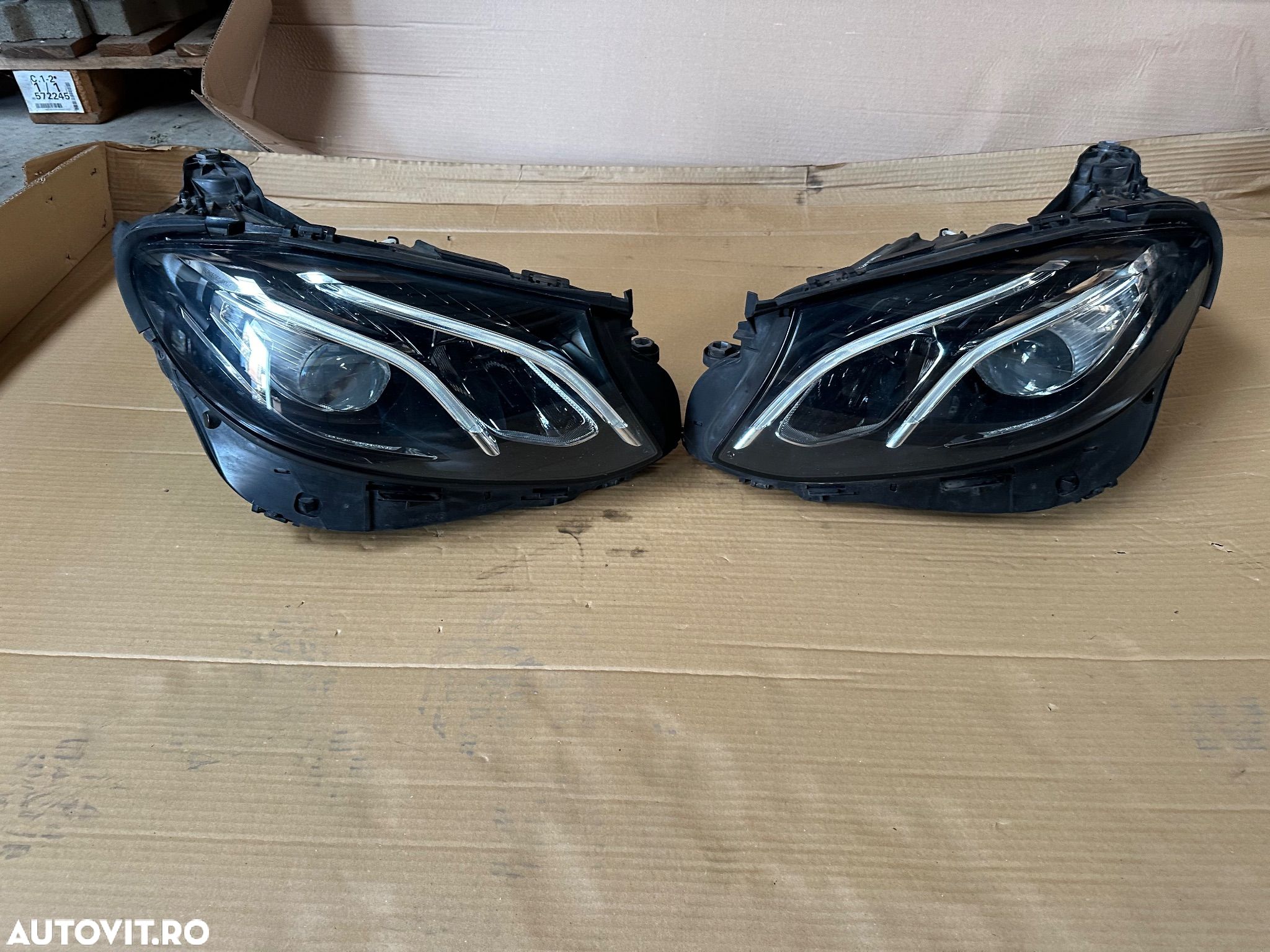 Far complet stanga si dreapta MERCEDES E-class W213 an 2016-2020 fara defecte cod A2139068903KZ, A2139069003KZ - 1