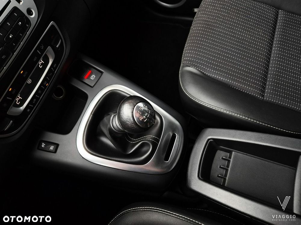 Renault Grand Scenic - 25