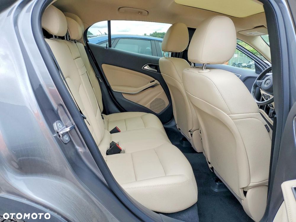 Mercedes-Benz GLA - 12