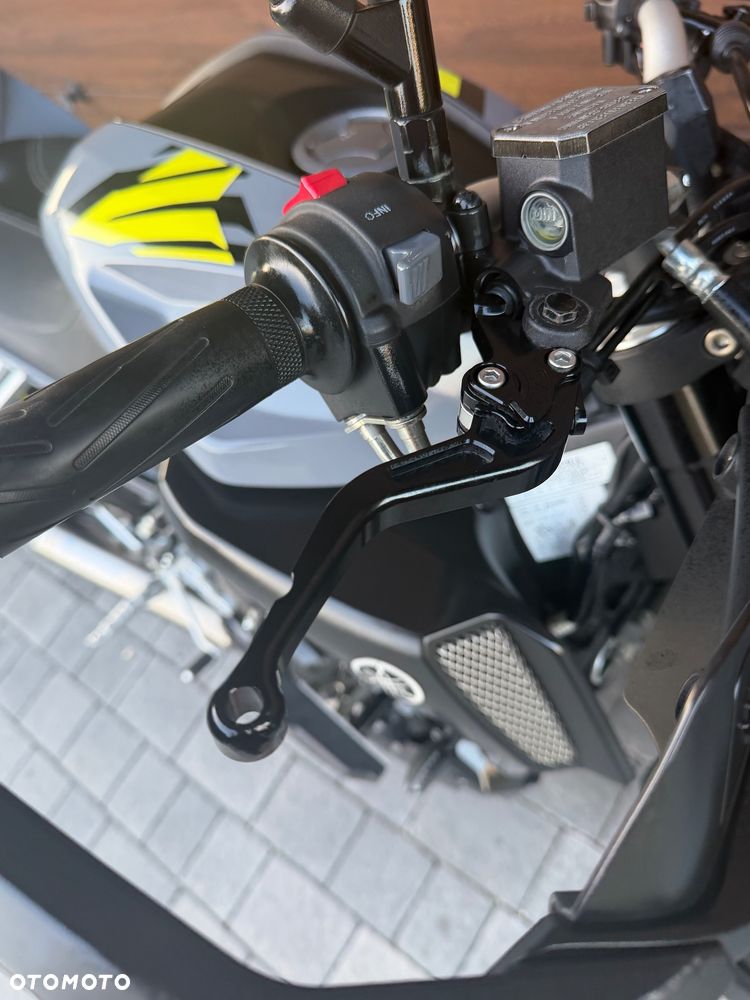 Yamaha MT - 8