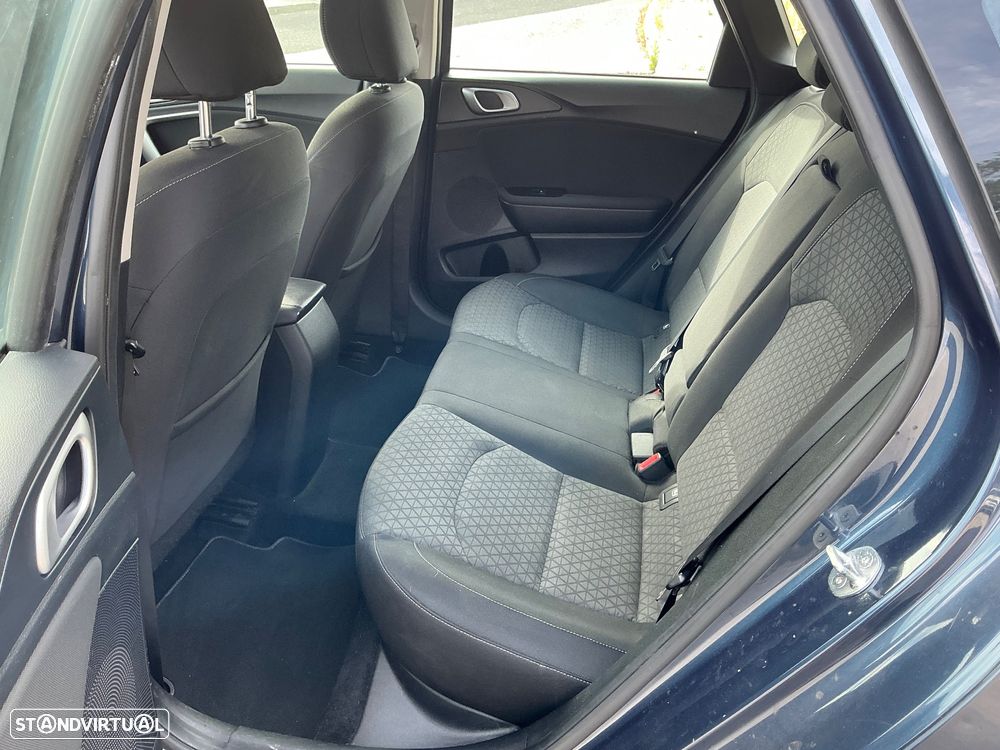 Kia Ceed SW 1.6 CRDi (48V Mild-Hybrid) Platinum - 4