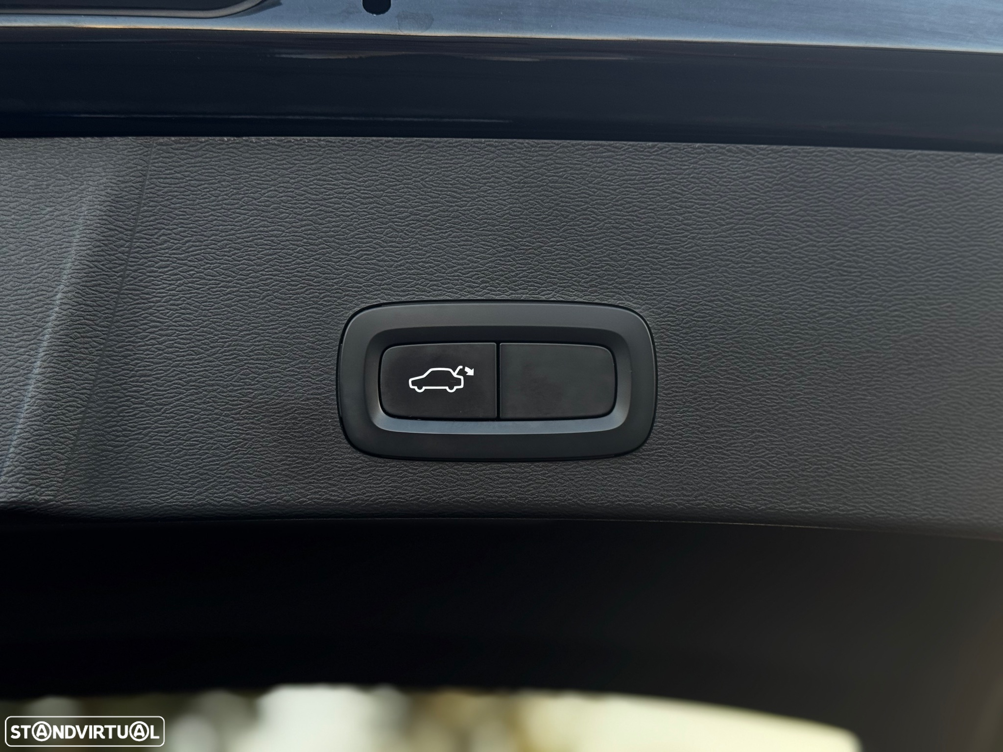 Volvo XC 40 1.5 T5 PHEV Momentum Plus - 24