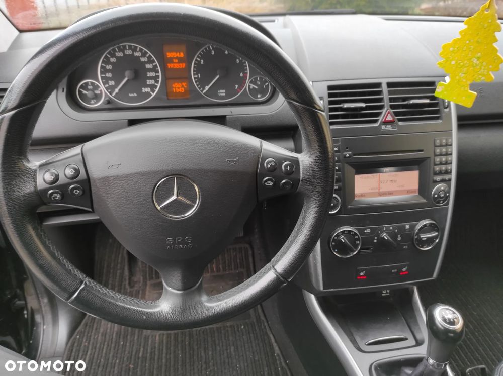Mercedes-Benz Klasa A 180 BlueEFFICIENCY SPORT EDITION - 30