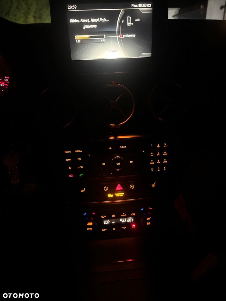 Mercedes-Benz CLA 250 4-Matic - 14