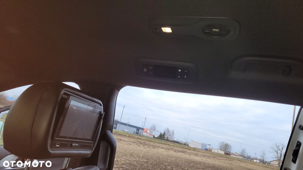 Chrysler Pacifica - 9