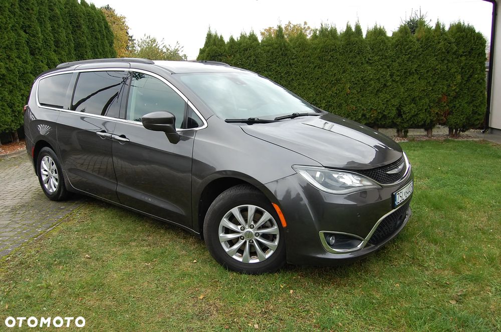 Chrysler Pacifica - 7