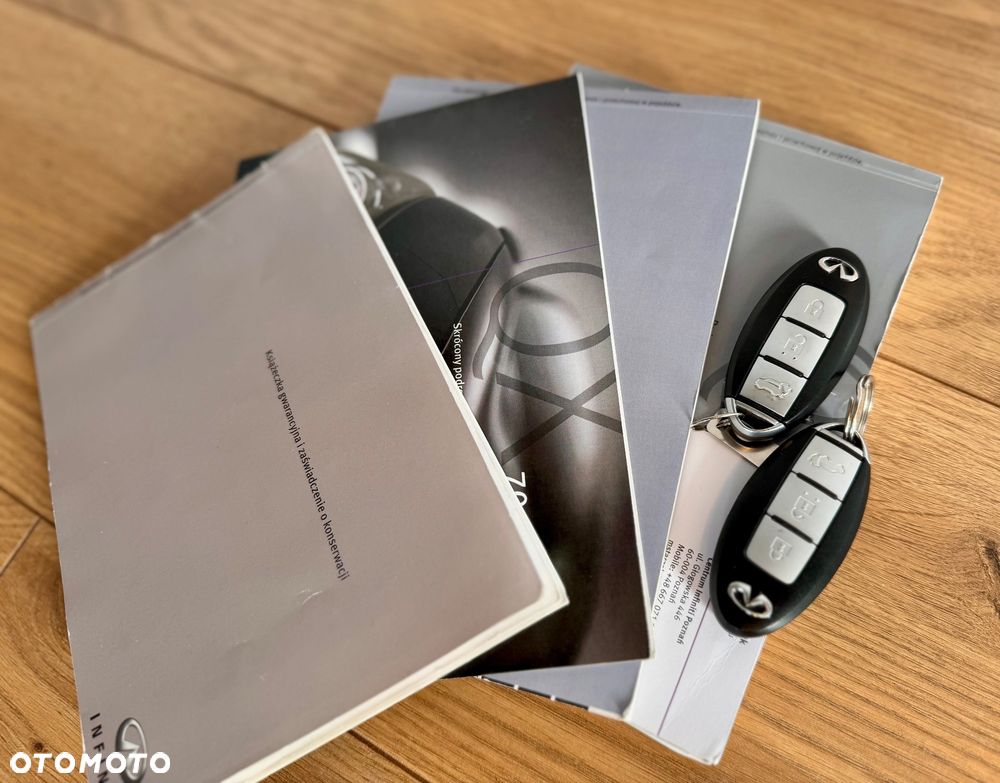 Infiniti QX70 3.7 S Design - 24