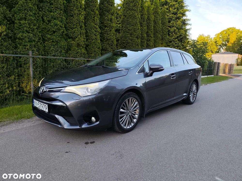 Toyota Avensis Touring Sports 1.8 Multidrive S Executive - 4