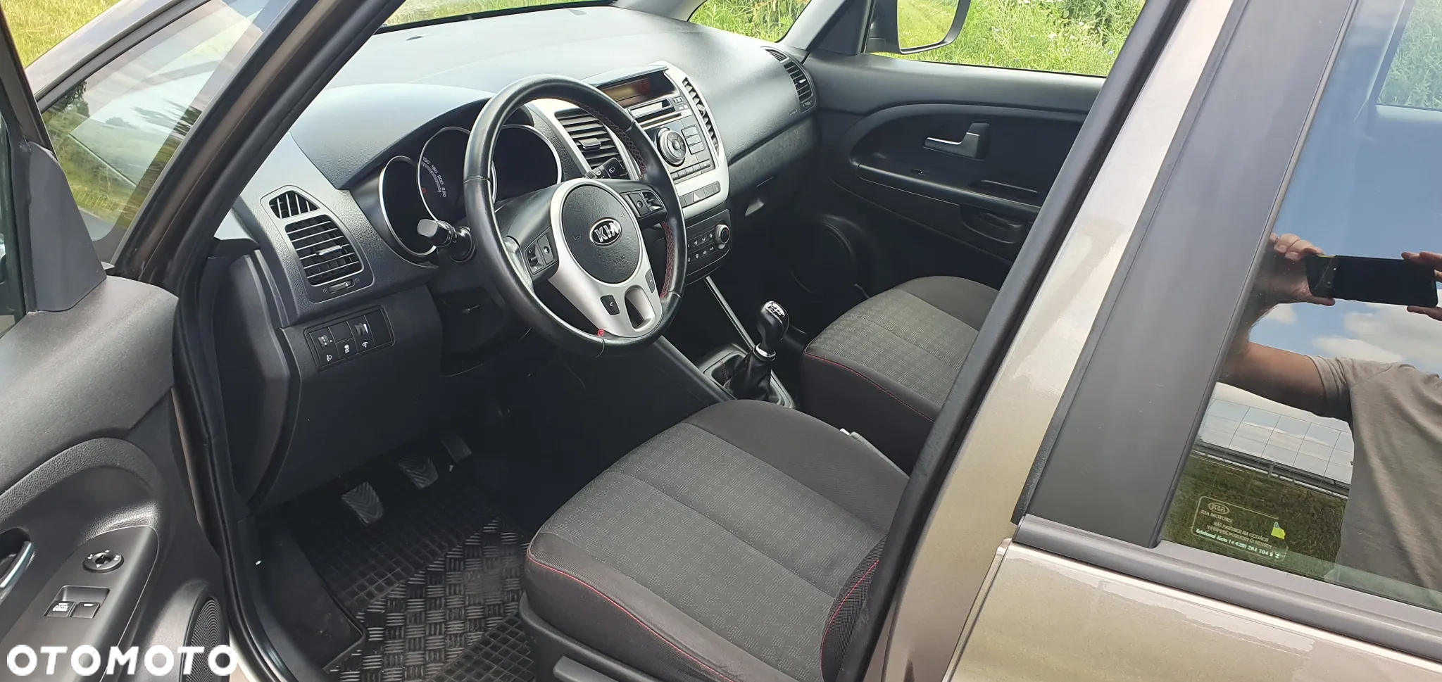 Kia Venga - 8
