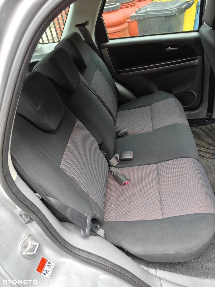 Suzuki SX4 - 30