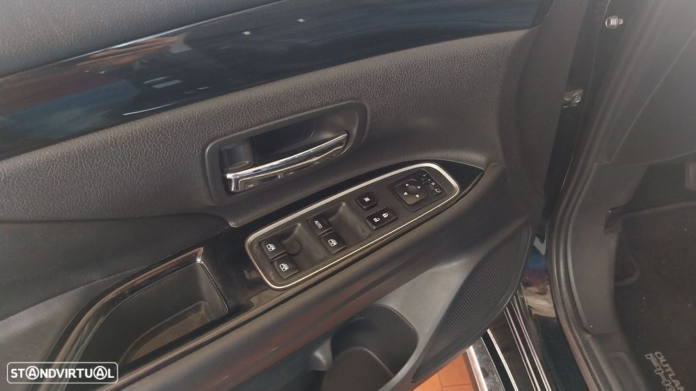 Mitsubishi Outlander 2.0 Intense Navi - 4