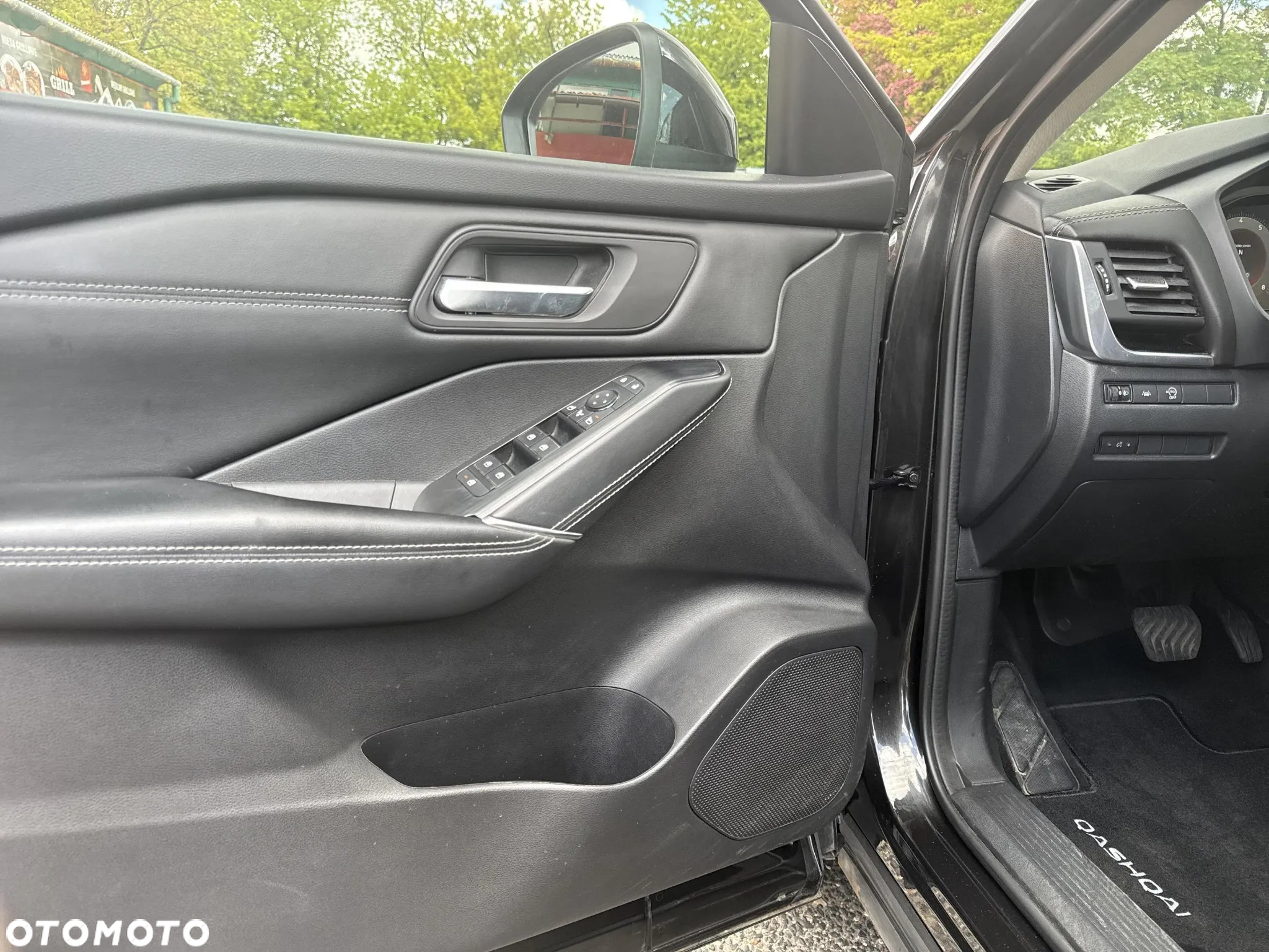 Nissan Qashqai 1.3 DIG-T mHEV N-Connecta Xtronic - 11