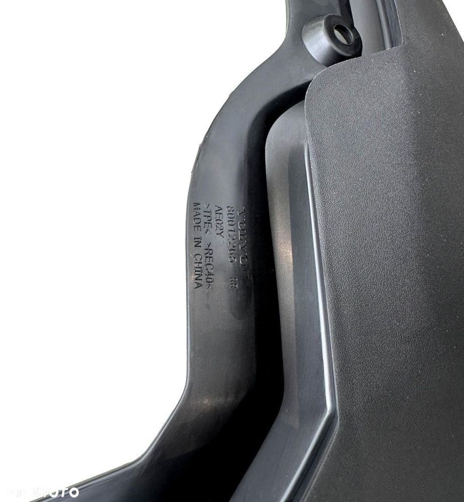 VOLVO EX30 chlapacze zestaw chlapaczy tyl OE - 7