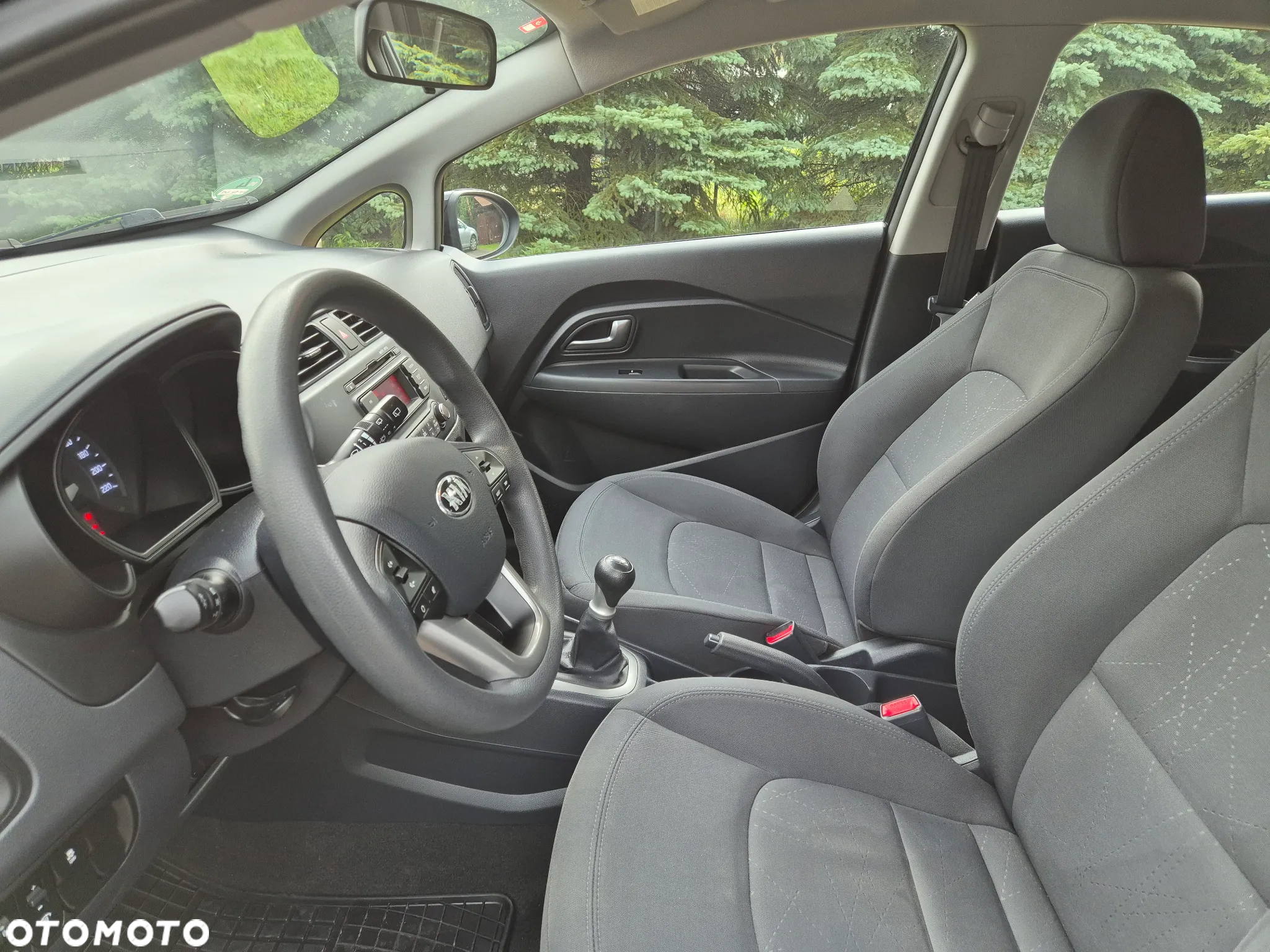 Kia Rio 1.2 Attract - 11