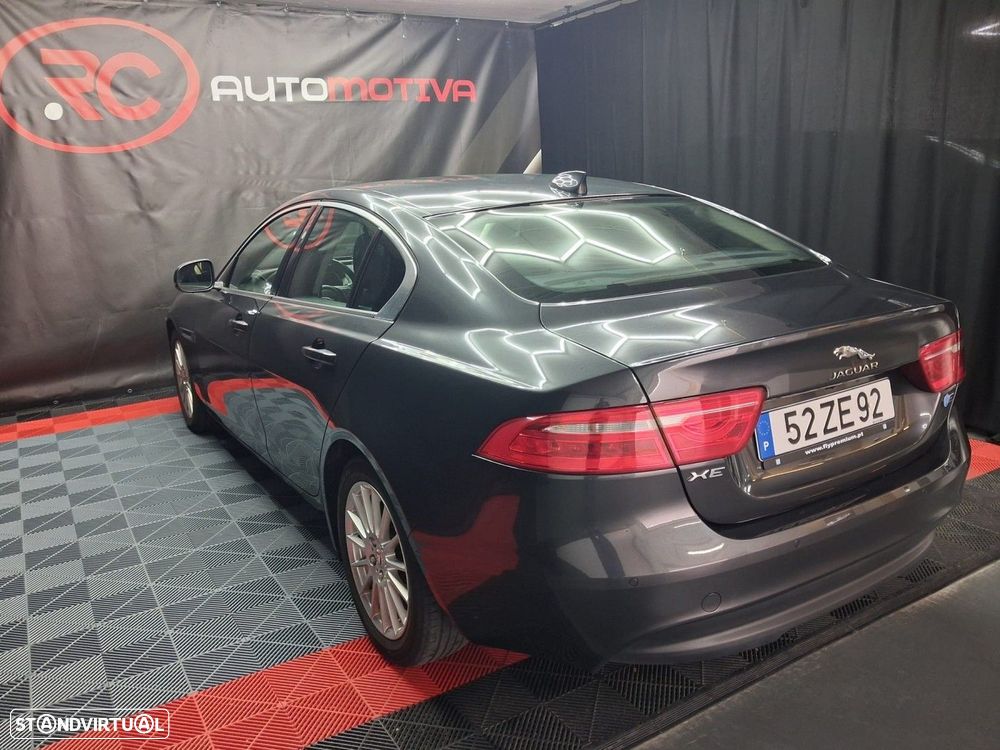 Jaguar XE 2.0 D Prestige Aut. - 4